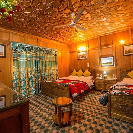 Swan Heritage Houseboats Срінагар Екстер'єр фото